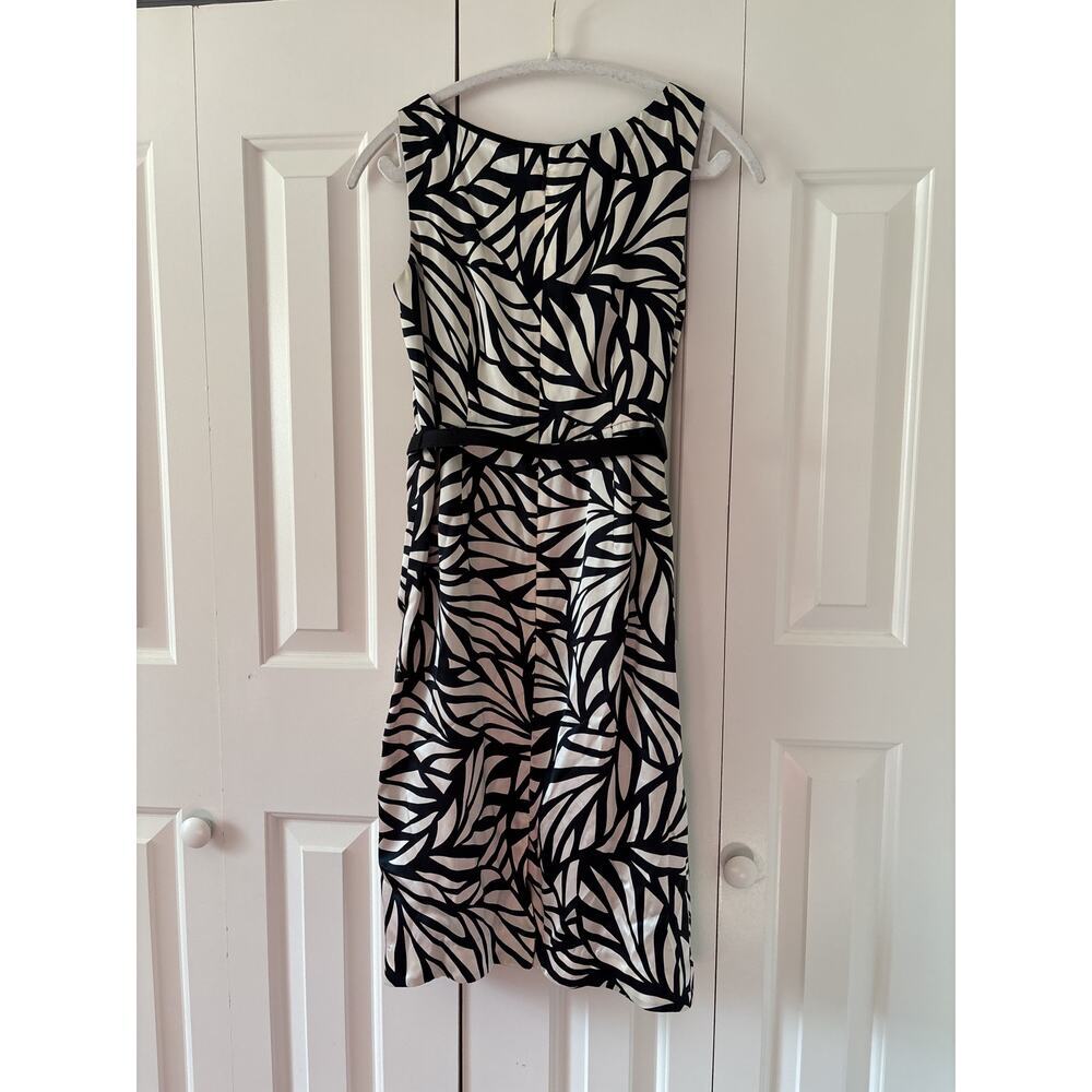 Maggy London Black White Leaf Print Silk Dress 2 - Picture 8 of 9